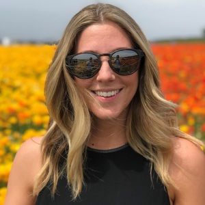 Meet your Posher, Hillary